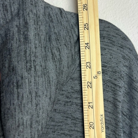Athleta Gray Batwing and Robin Cowl Neck Top Size Small - Picture 8 of 10